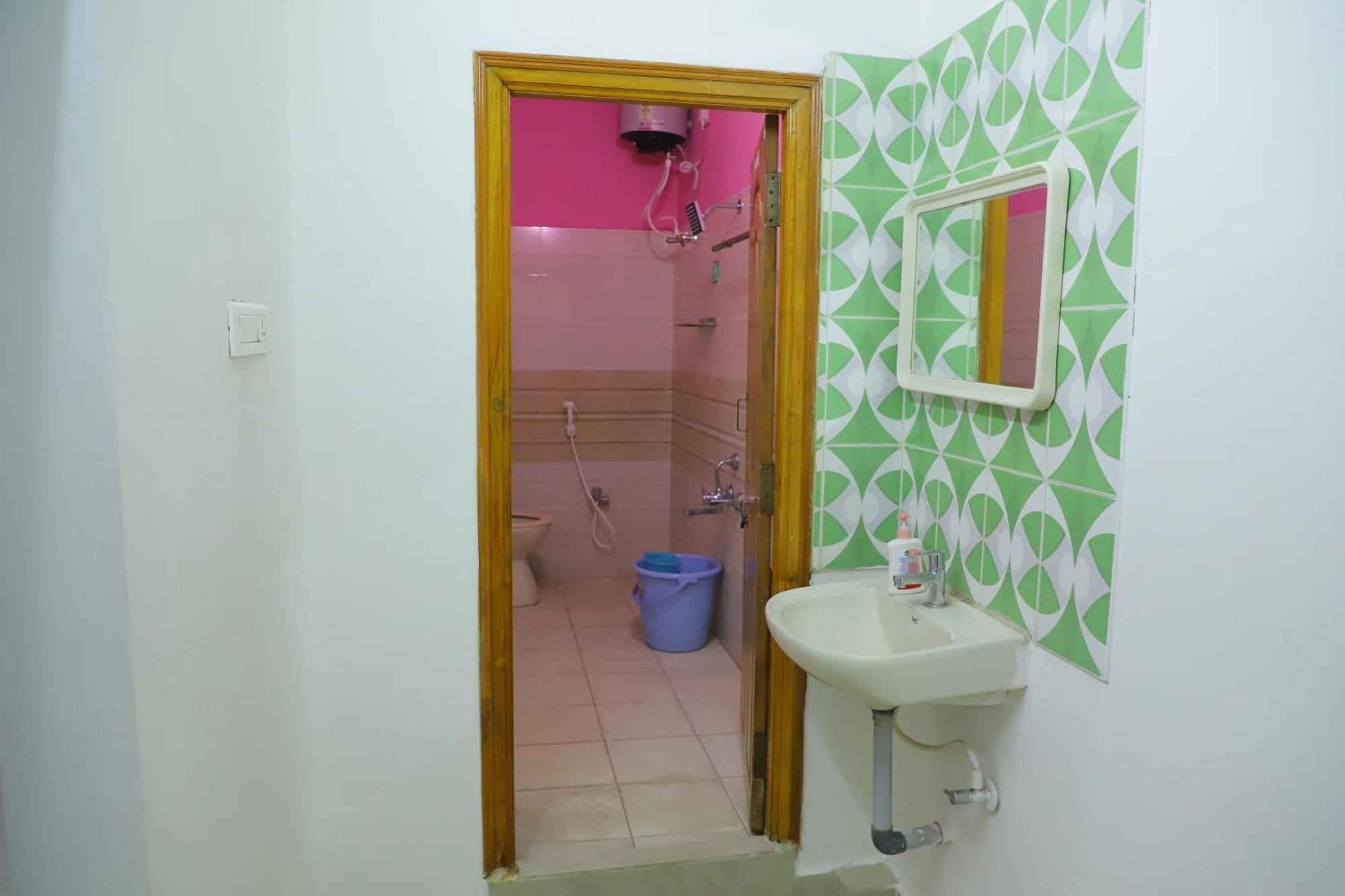 Nanda Mohan Homestay- Luxuries Ac Apartment Close To Alipiri Foothills-Kapila Teertham And Iskcon Temple Tirupati Exteriér fotografie
